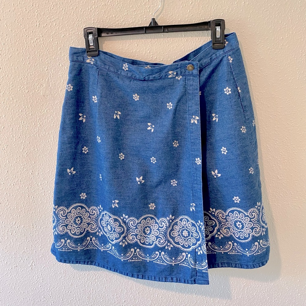 Village Sport | Liz Claiborne Denim-Like Floral Print Casual Skort